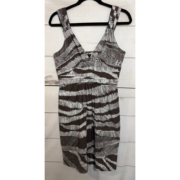 BCBG Dress 8 Sleeveless Defined Waist Brown Cream Printed Date Night Ready - Picture 1 of 7